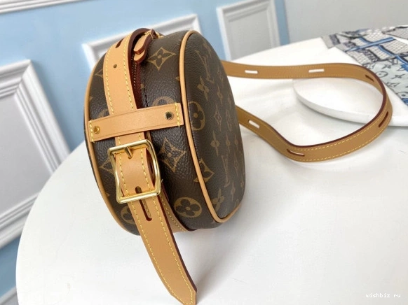 WIS PM BOITE CHAPEAU SOUPLE VUITTON LOUIS 1024